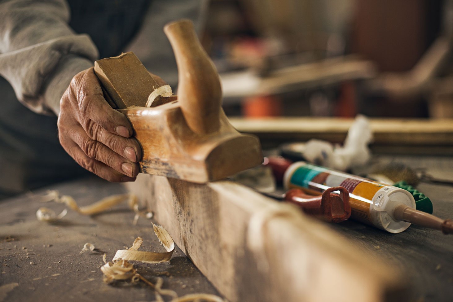 Carpenter-Wood-Work_1462_976_d
