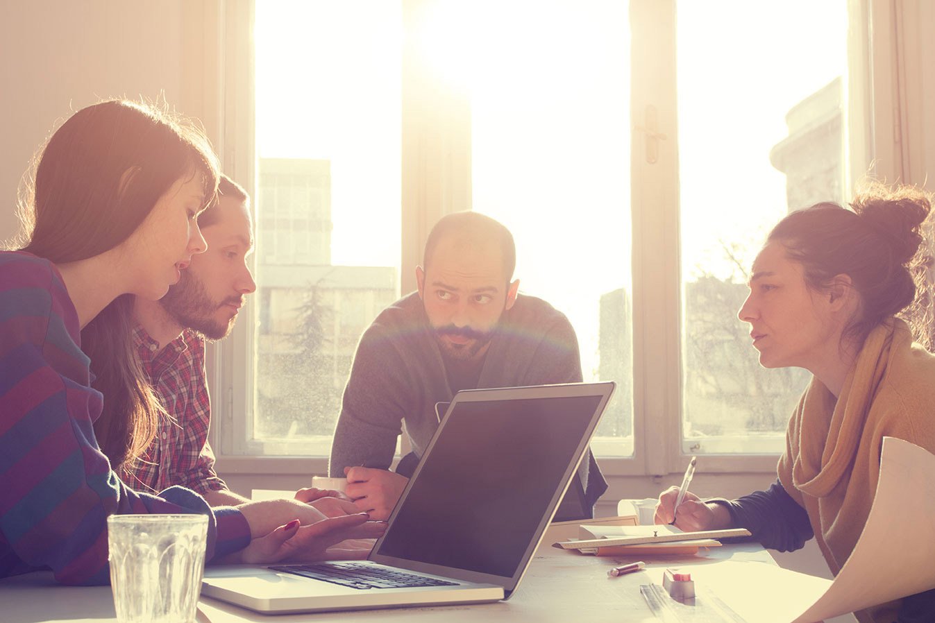_People-Brainstorm-Office-Light_1347_898_d